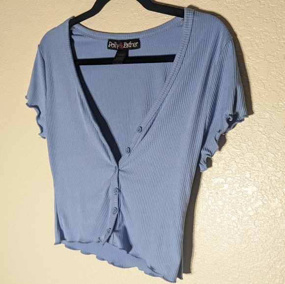 Periwinkle cropped button up - Picture 3 of 7